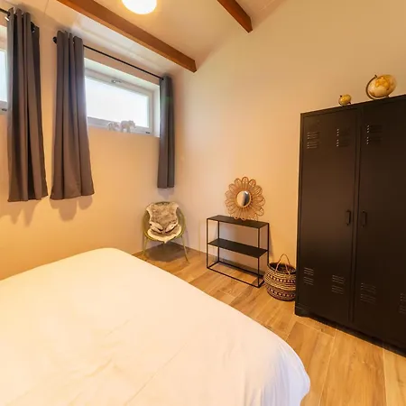 With Indoor Swimming Pool Holiday home *