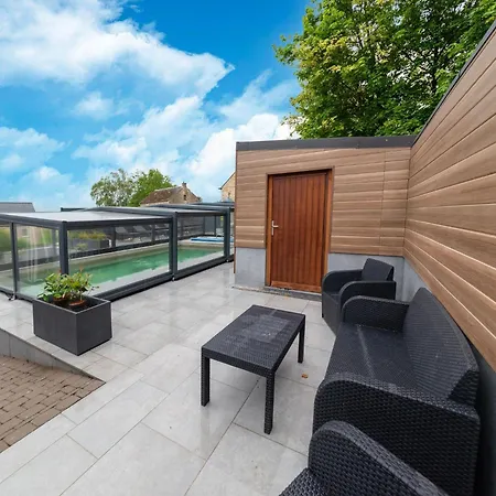 With Indoor Swimming Pool Holiday home *